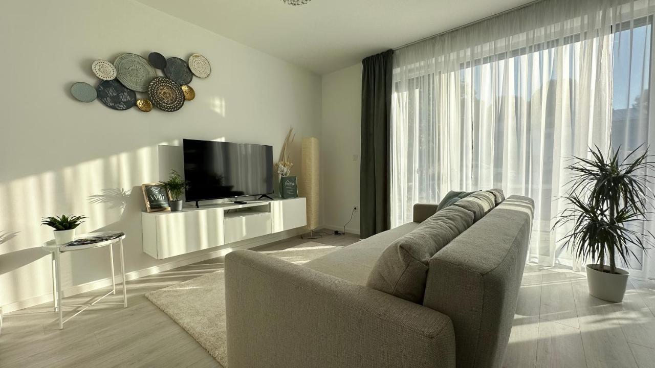 Linden Apartman 001 - Adults Only Мошонмадьяровар Экстерьер фото